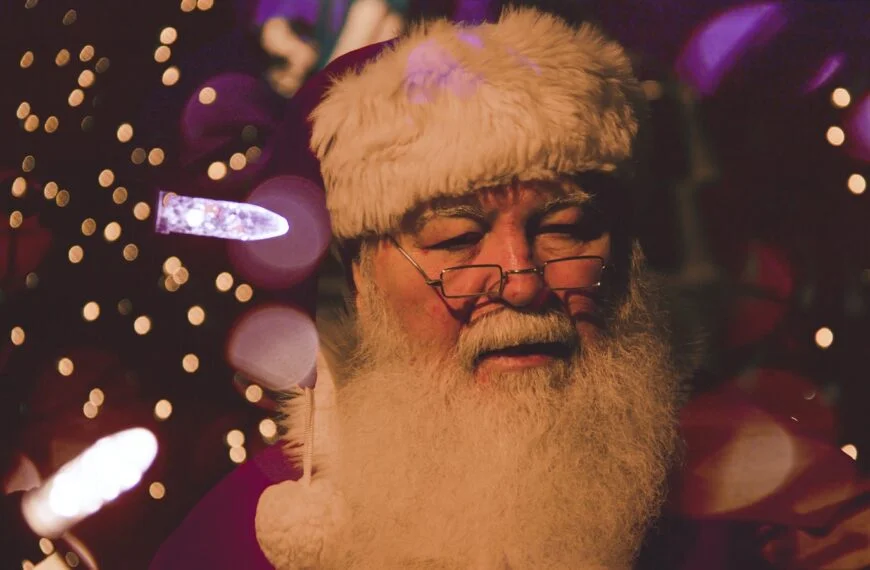 5 ways to stop hating the holidays 8 Santa Claus In A Santa Hat And Beard.